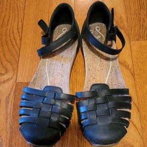 Ahnu Flat Sandal Size 8